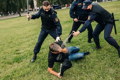 Правозащитники: Власти вынудили покинуть страну до 6,4% населения Беларуси